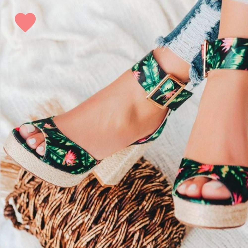Peep toe floral heels